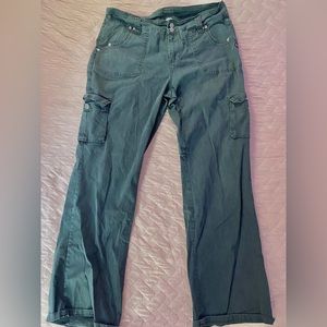 Dark green heavy material cargo pants